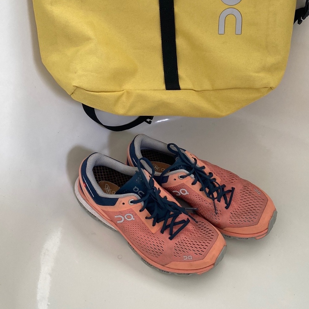 On-Running cloud tec with aertex insert